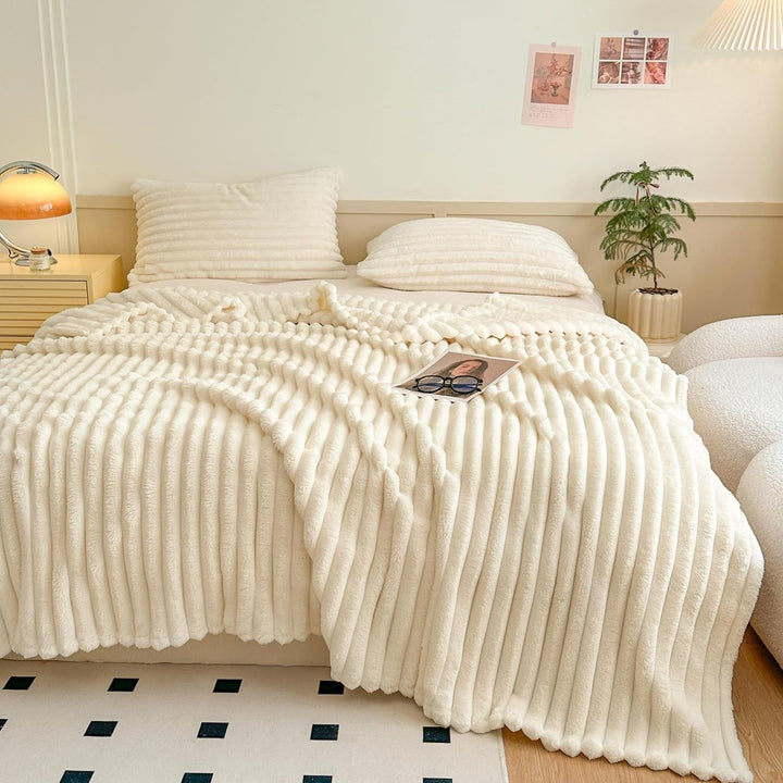 Pătură confortabilă 200X230 Cm - Pătură caldă și pufoasă pentru cuvertură de pat și canapea Pătură pentru mamă, femei și iubită (bej, 200X230Cm) Paturi si Cuverturi KEAYOO