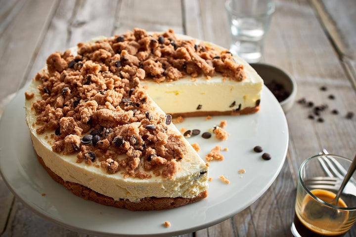 RUF Cookie Dough Cake Ohne Backen, Tortenboden Aus Keksteig Mit Frischkäse-Creme Und Schokoladenstückchen, Inkl. Kuchenform, 1X325G Amestec pentru copt si gatit Naty Shop